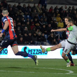 Stadio Ezio Scida
13 Marzo 2023
Lega Pro girone C
Crotone-Catanzaro
In foto: Tiro gol Verna